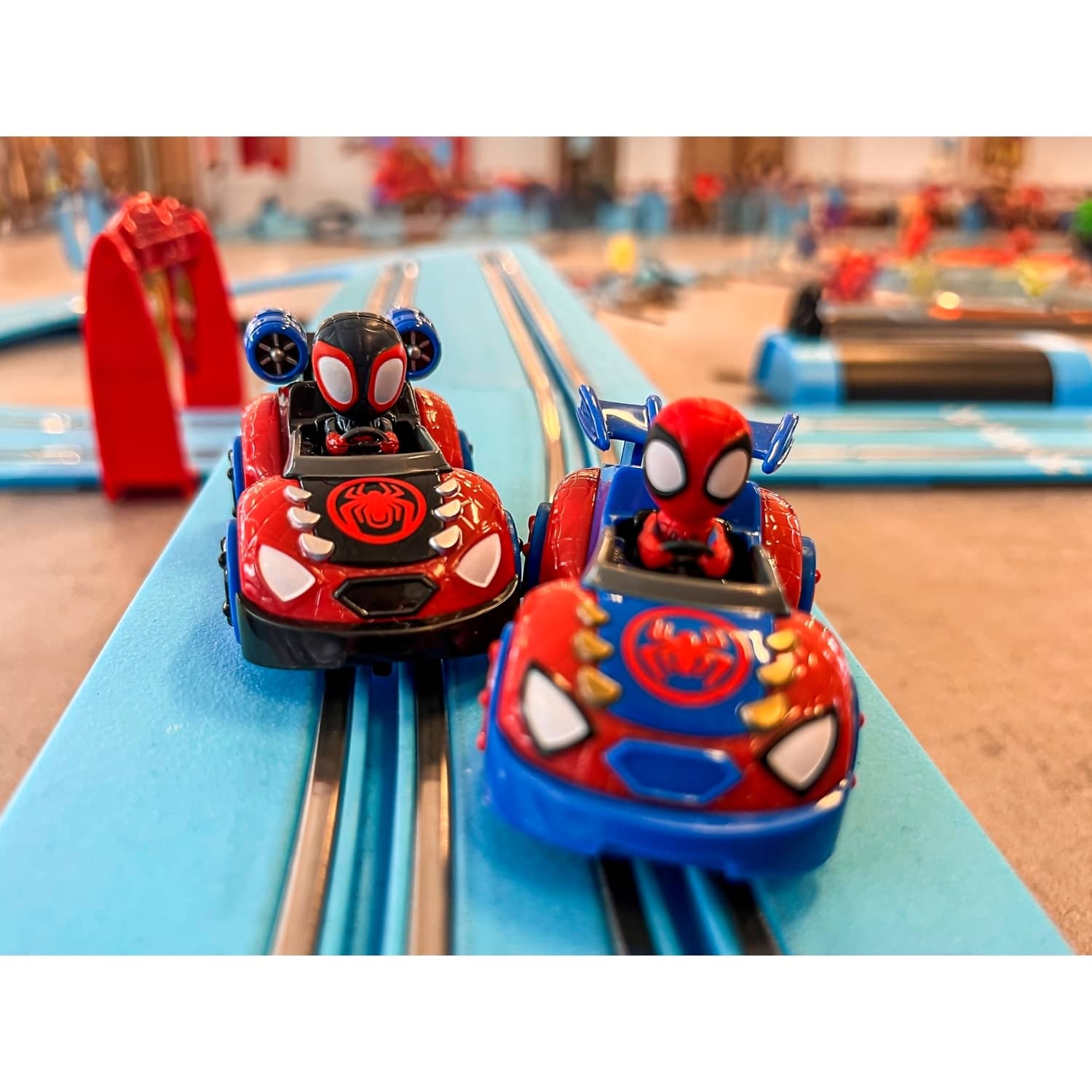 Carrera - First - Spidey - Its Spidey Time! - Slot Car Track Set