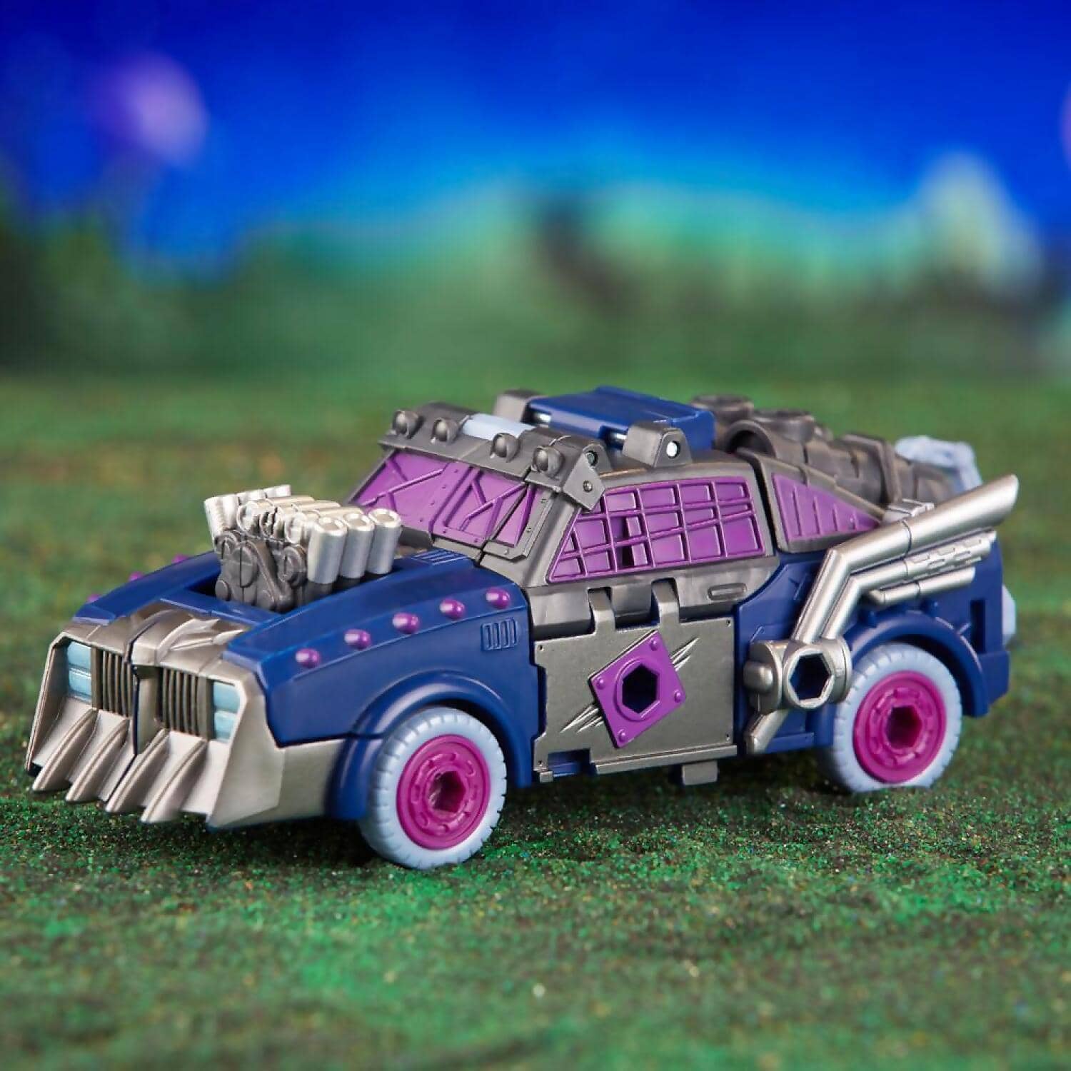 Transformers - Legacy Evolution Deluxe Axlegrease Converting Action Figure 5.5-inch - Hasbro