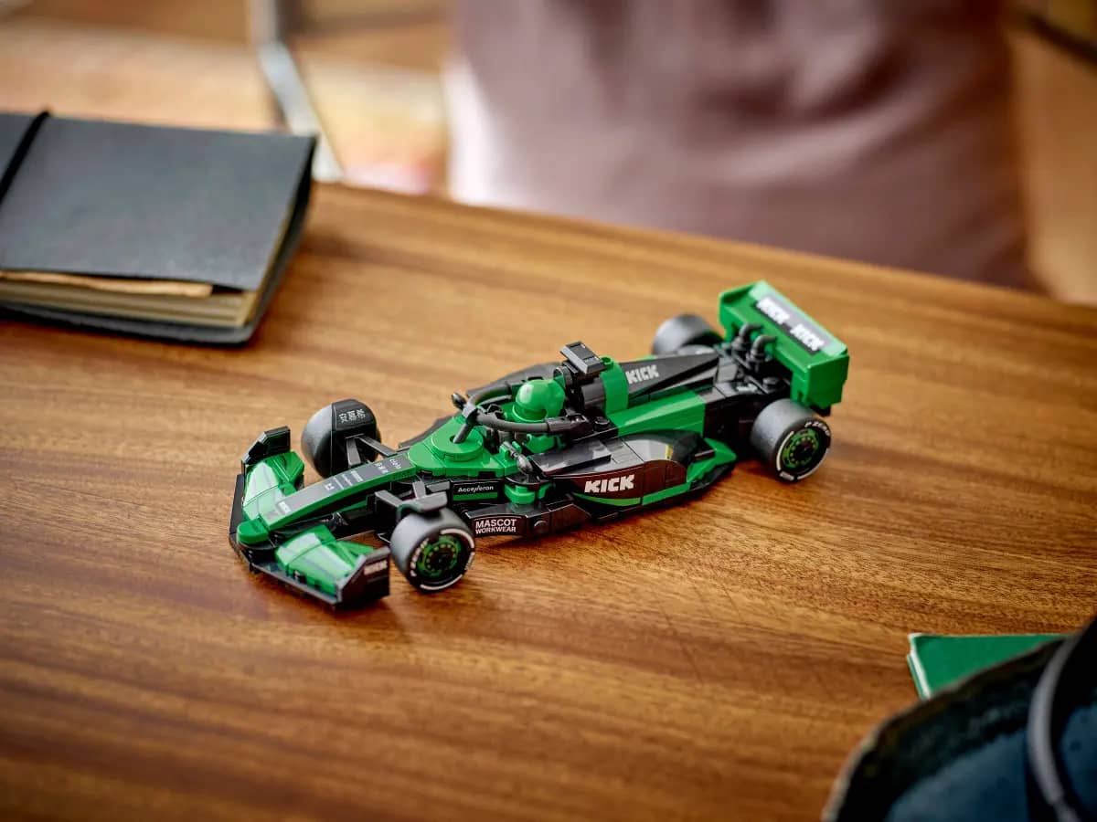 LEGO 77247 KICK Sauber F1 Team C44 Race Car - Speed Champions
