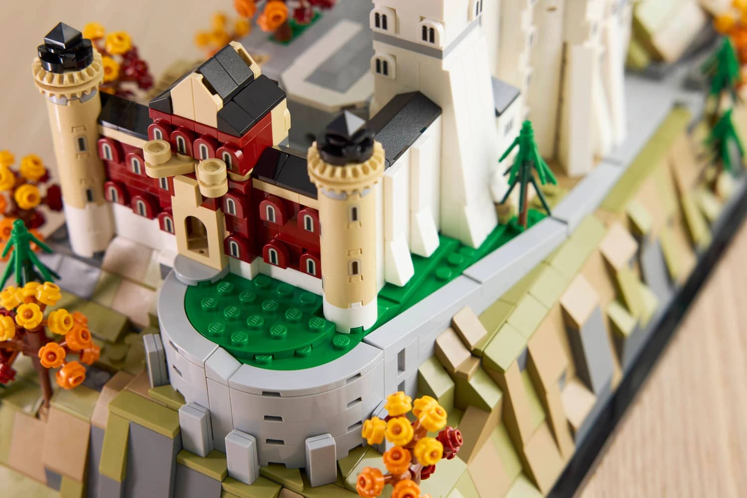 LEGO 21063 Neuschwanstein Castle - Architecture