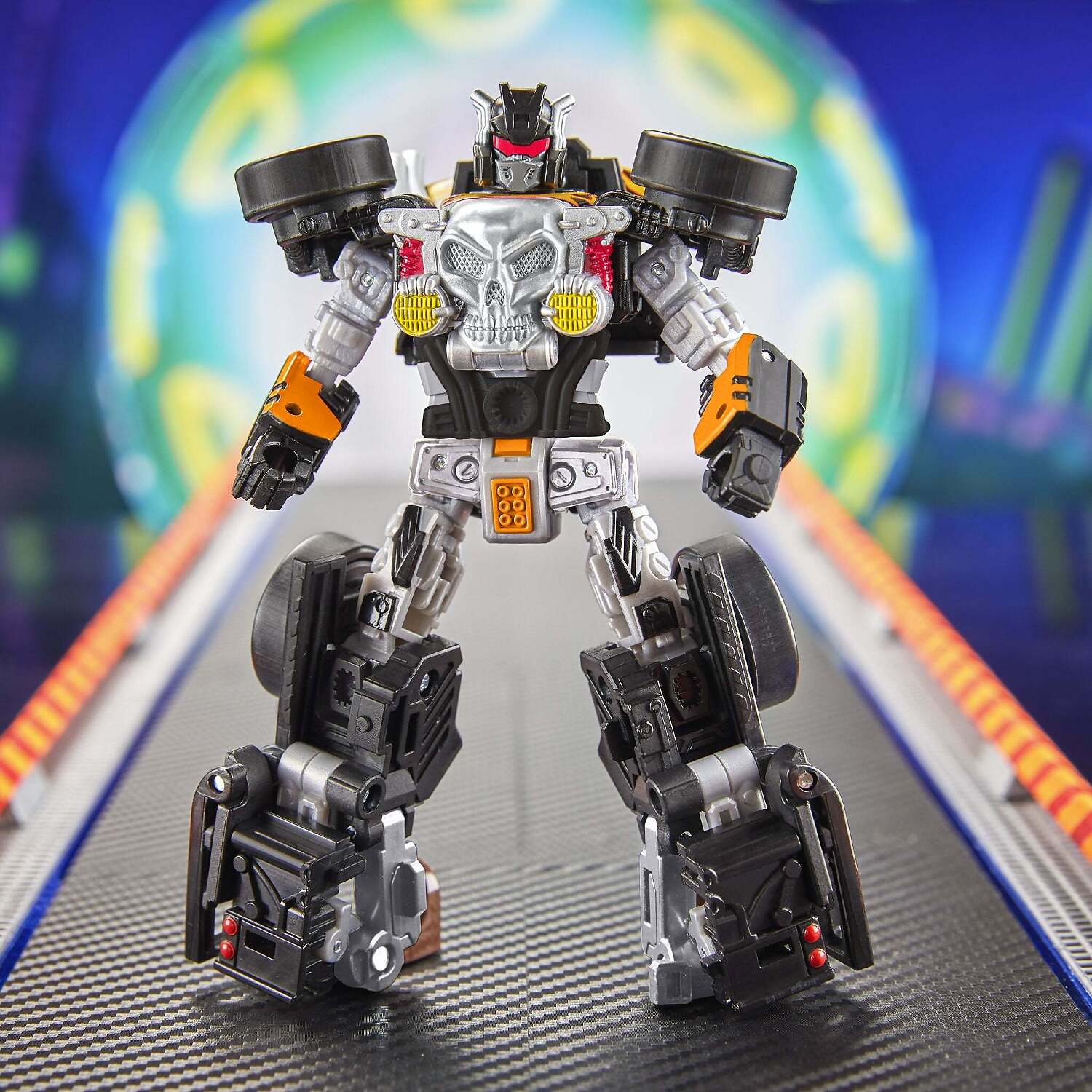 Transformers - Generations Collab Hot Wheels Bone Shaker - Hasbro