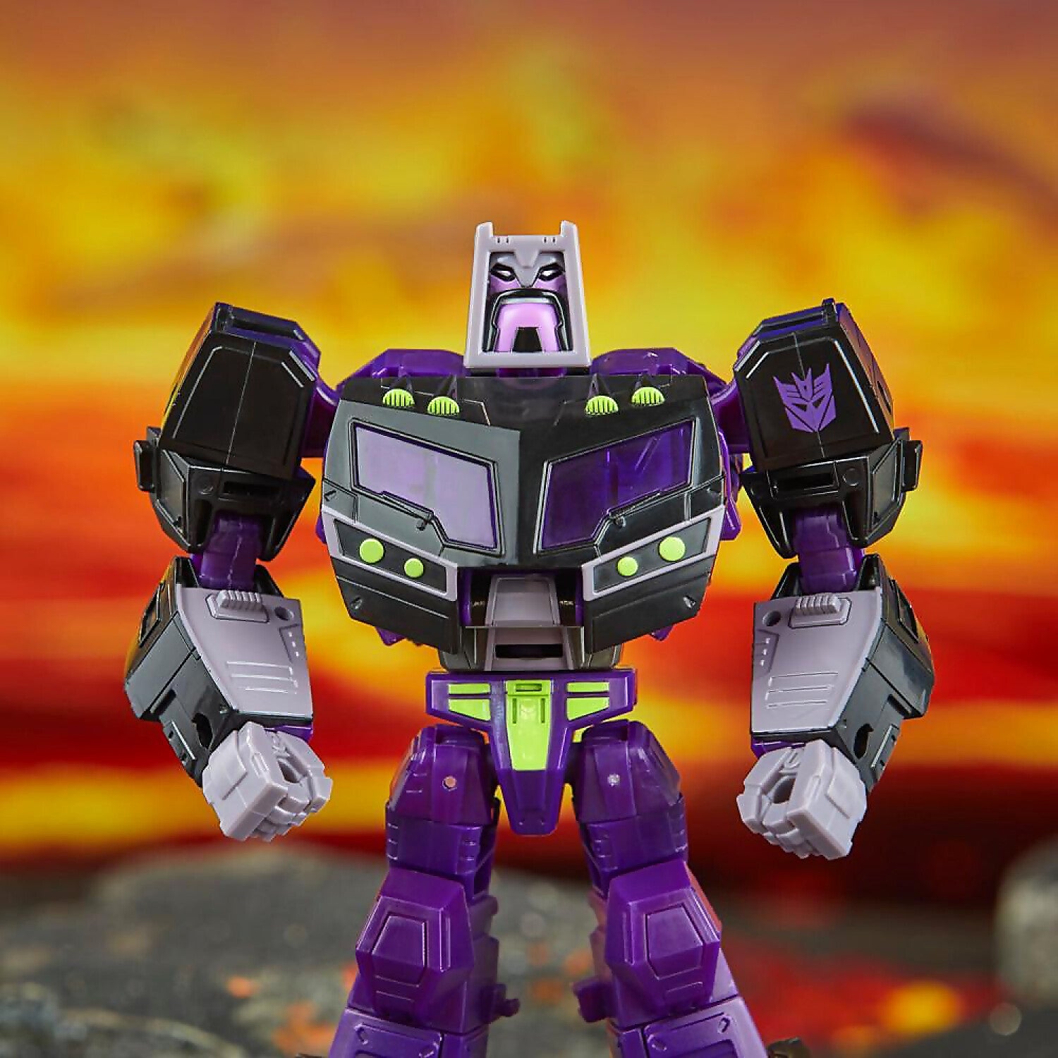 Transformers - Legacy United Animated Universe Decepticon Motormaster Action Figure - Hasbro
