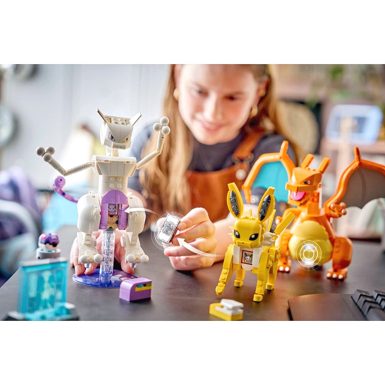 LEGO 72163 SMART Play™ Mewtwo's Lab Break - Pokemon