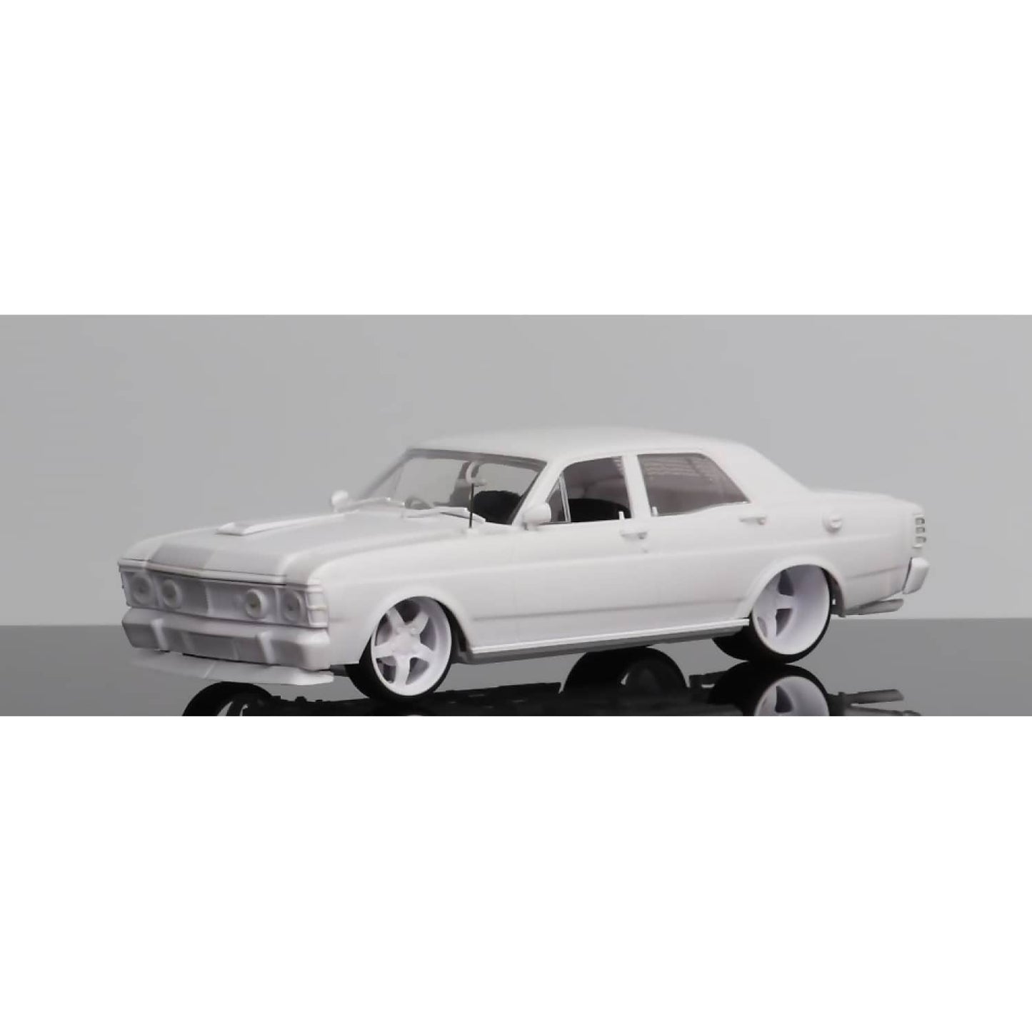 DDA Collectibles - 1:24 Scale - Ford Falcon XW GTHO Custom Slammed Sealed Body Opening Bonnet with Engine - Plastic Diecast Model Kit