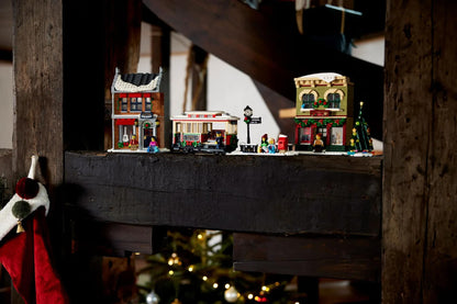 LEGO 10308 Holiday Main Street - Icons