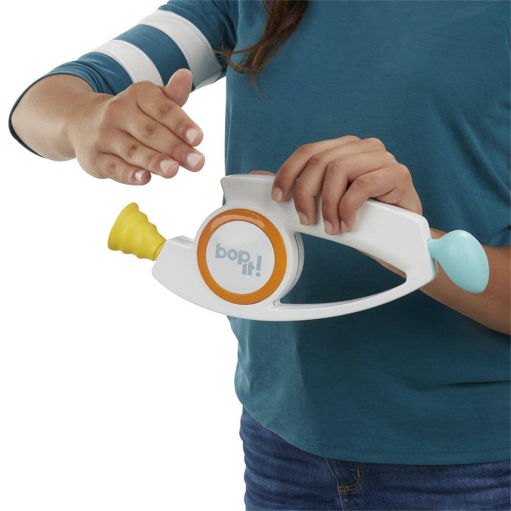 Hasbro -  Gaming - Bop It. Electronic Game  Hasbro
