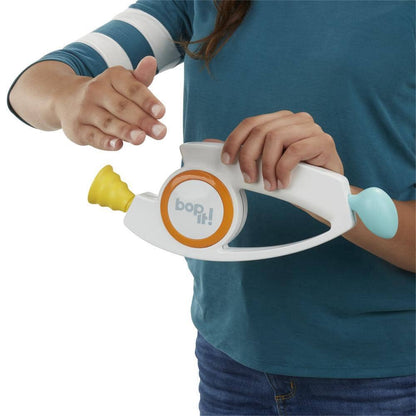 Hasbro -  Gaming - Bop It. Electronic Game  Hasbro