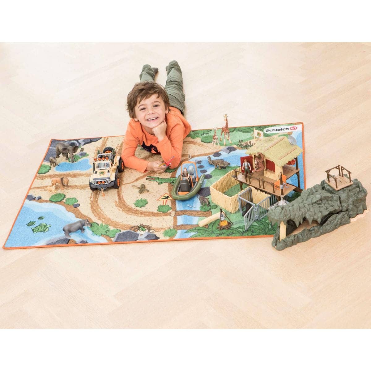 Schleich - 4x4 Vehicle With Winch Animal Playset