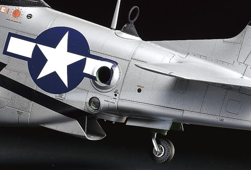 Tamiya -  1:32 North American P-51d/k Mustang Pacific Theater
