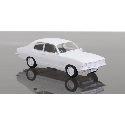 DDA Collectibles -  1:24 Scale - Holden Torana LC GTR Sealed Body Opening Bonnet with Engine - Plastic Diecast Model Kit