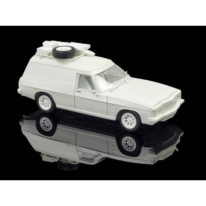 DDA 1:24 Kit Max's HJ Panelvan