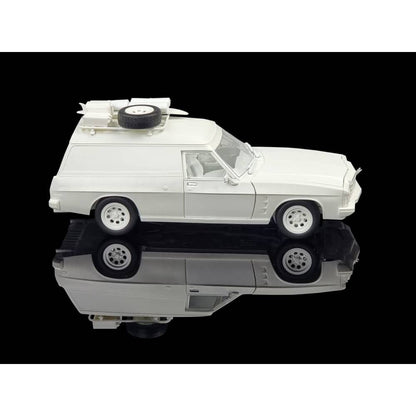 DDA 1:24 Kit Max's HJ Panelvan