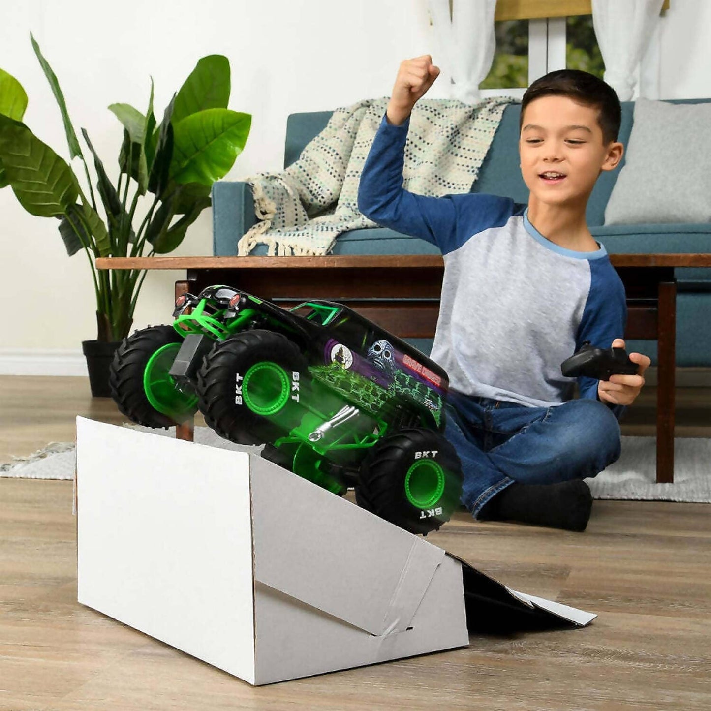 Monster Jam -  Rc 1:15 Scale Grave Digger Refresh