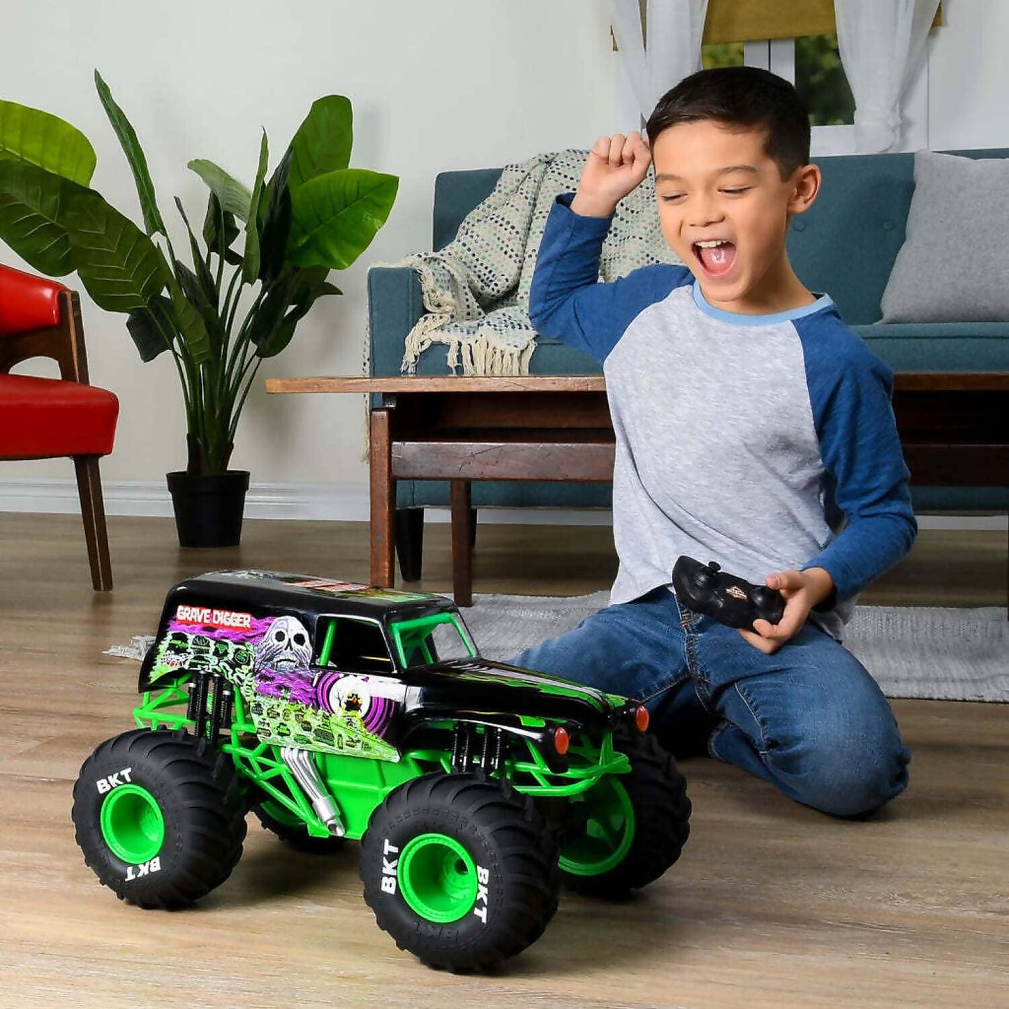 Monster Jam -  Rc 1:15 Scale Grave Digger Refresh