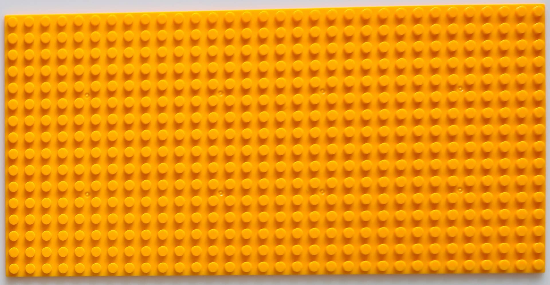 BASEPLATE 16x32 Studs Yellow Generic Brand