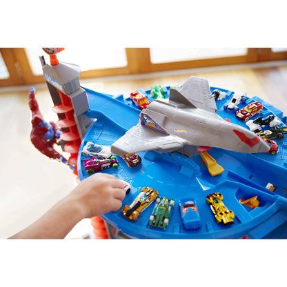 Hot Wheels - ® - Track Set With 4 1:64 Scale Toy Cars Super Ultimate Garage Over 3-Feet Tall  Mattel
