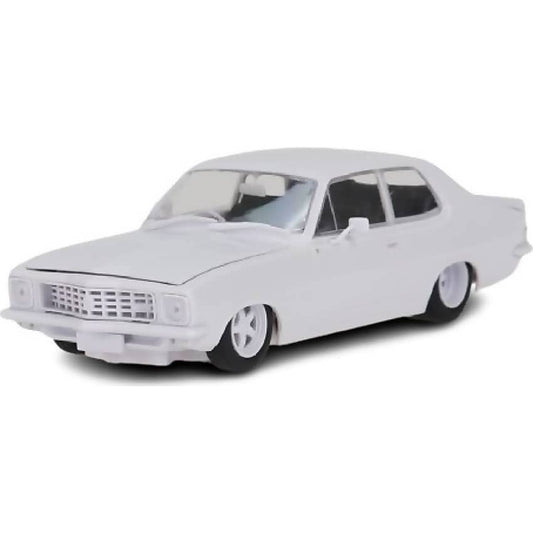 DDA Collectibles -  1:24 Scale - Torana LJ V8 Custom Sealed Body Opening Bonnet with Engine - Plastic Diecast Model Kit