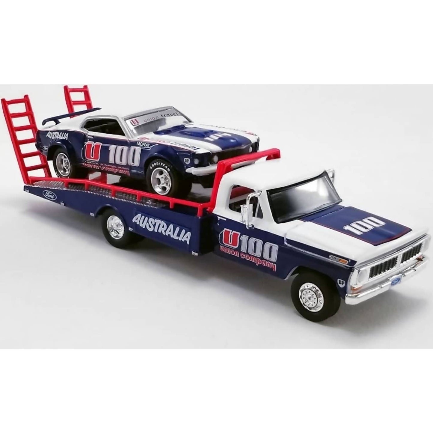 DDA Collectibles -  1:24 Scale - Allan Moffat U100 Brut livery 1969 Trans Am Mustang with Ford F-350 Ramp Truck