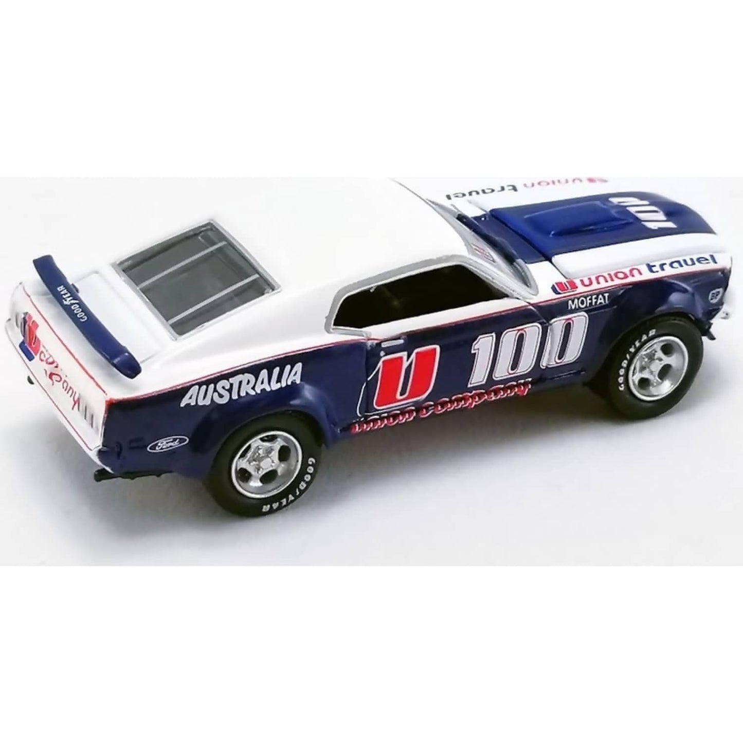 DDA Collectibles -  1:24 Scale - Allan Moffat U100 Brut livery 1969 Trans Am Mustang with Ford F-350 Ramp Truck