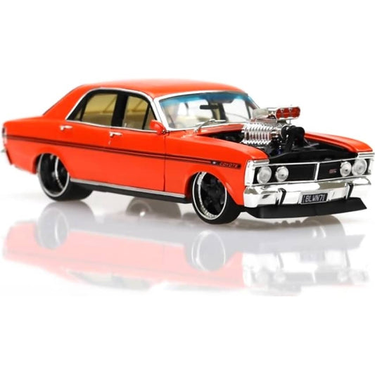 DDA Collectibles -  1:24 Scale - 1971 Custom Ford GT HO Blown & Slammed - Diecast Model