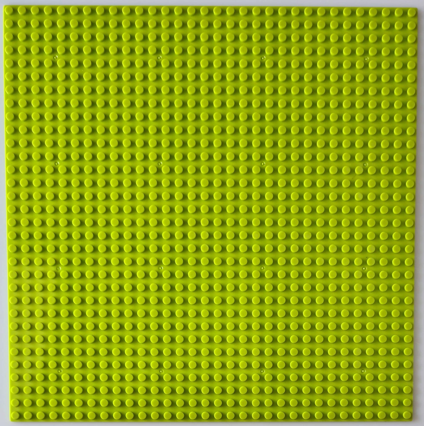 BASEPLATE 32x32 Studs L/green Generic Brand
