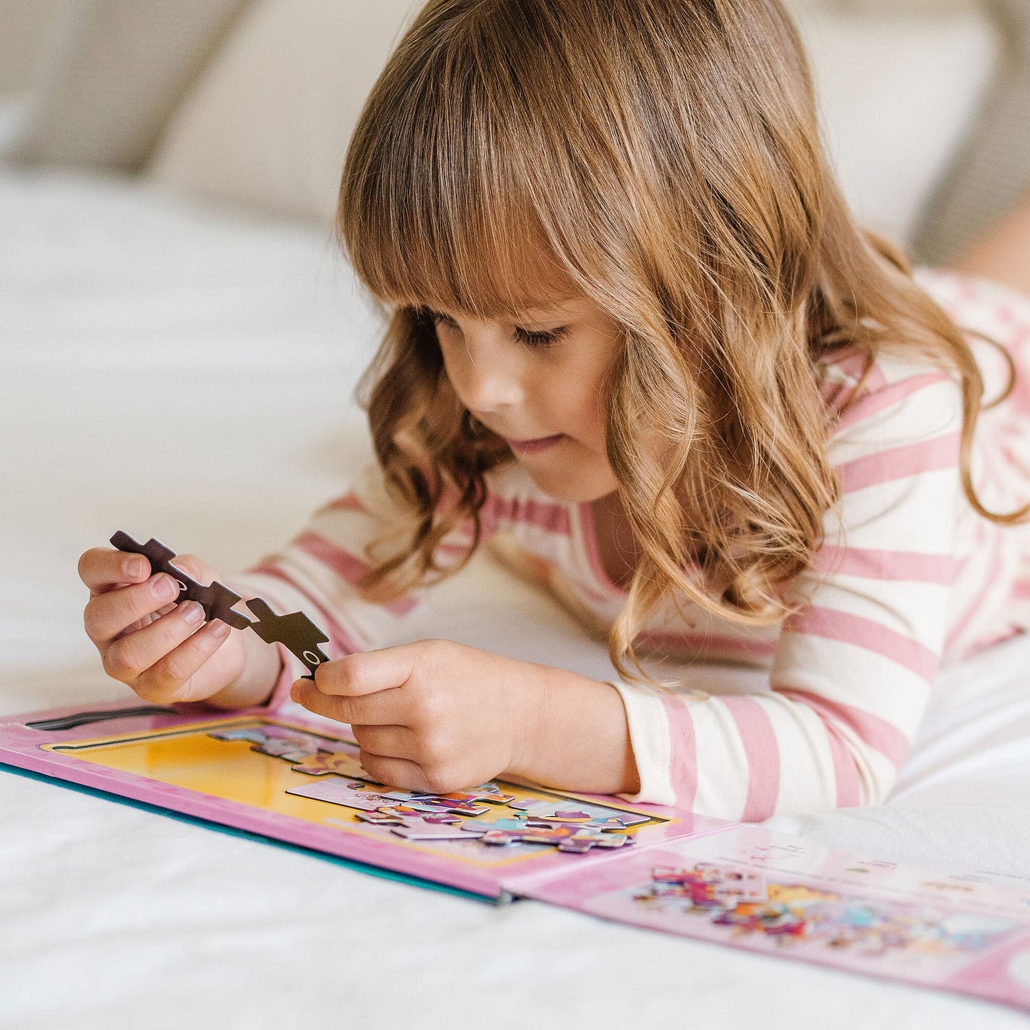 Melissa & Doug - Take Along Magnetic Jigsaw Puzzles - Princesses