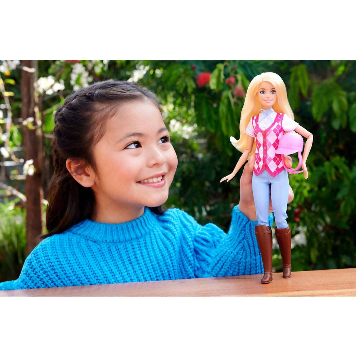 Barbie -  Mysteries - The Great Horse Chase Malibu Doll - Mattel