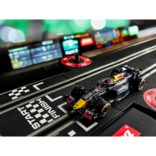 Carrera -  GO 1:43 - Oracle Red Bull Racing RB19 M Verstappen No.1 - Slot Car
