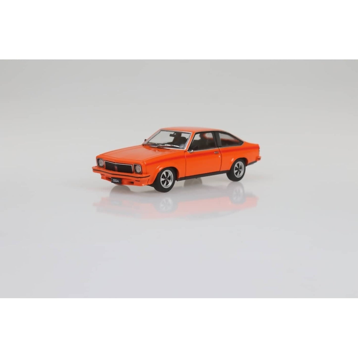 DDA Collectibles -  1:24 Scale - LX SS Holden Torana 6 Cylinder - Diecast Model