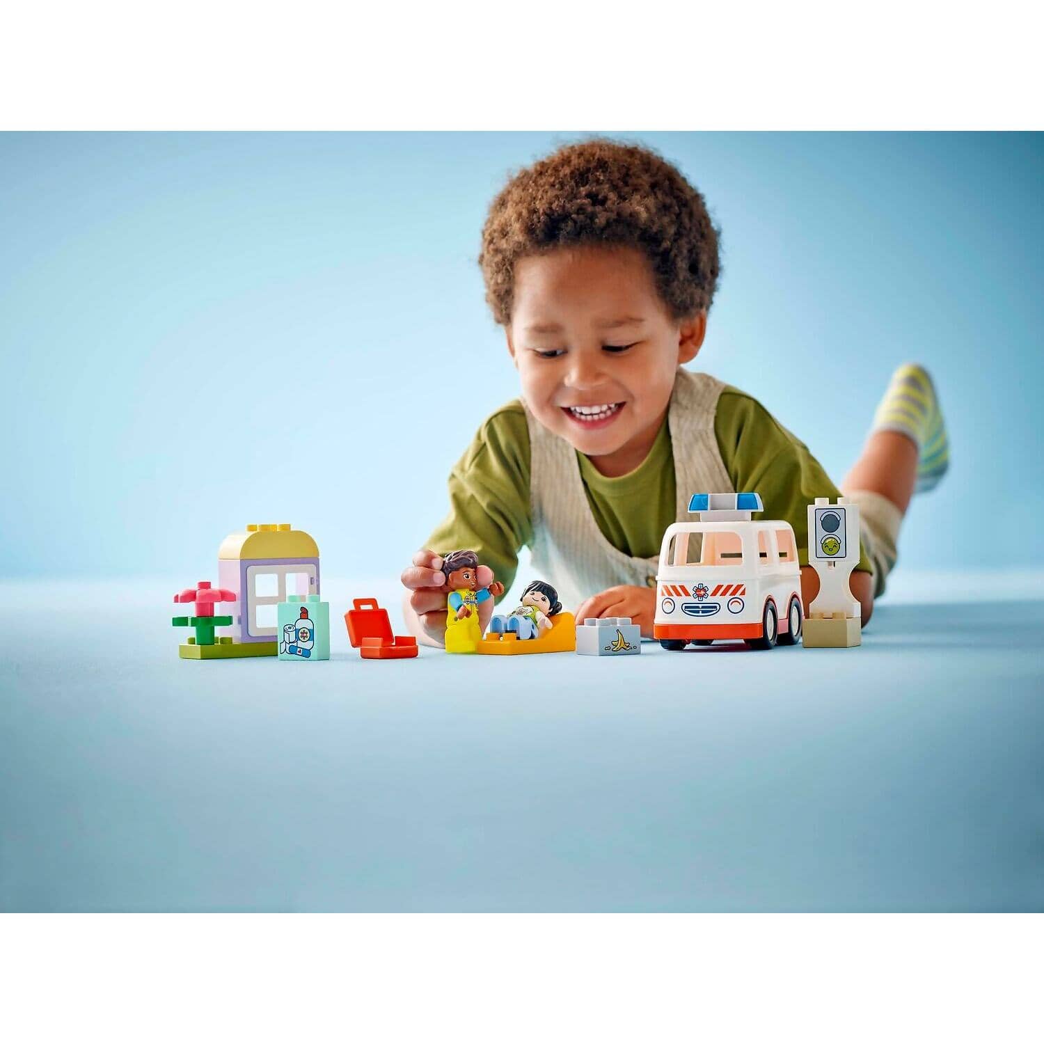 LEGO 10447 Ambulance & Driver - Duplo