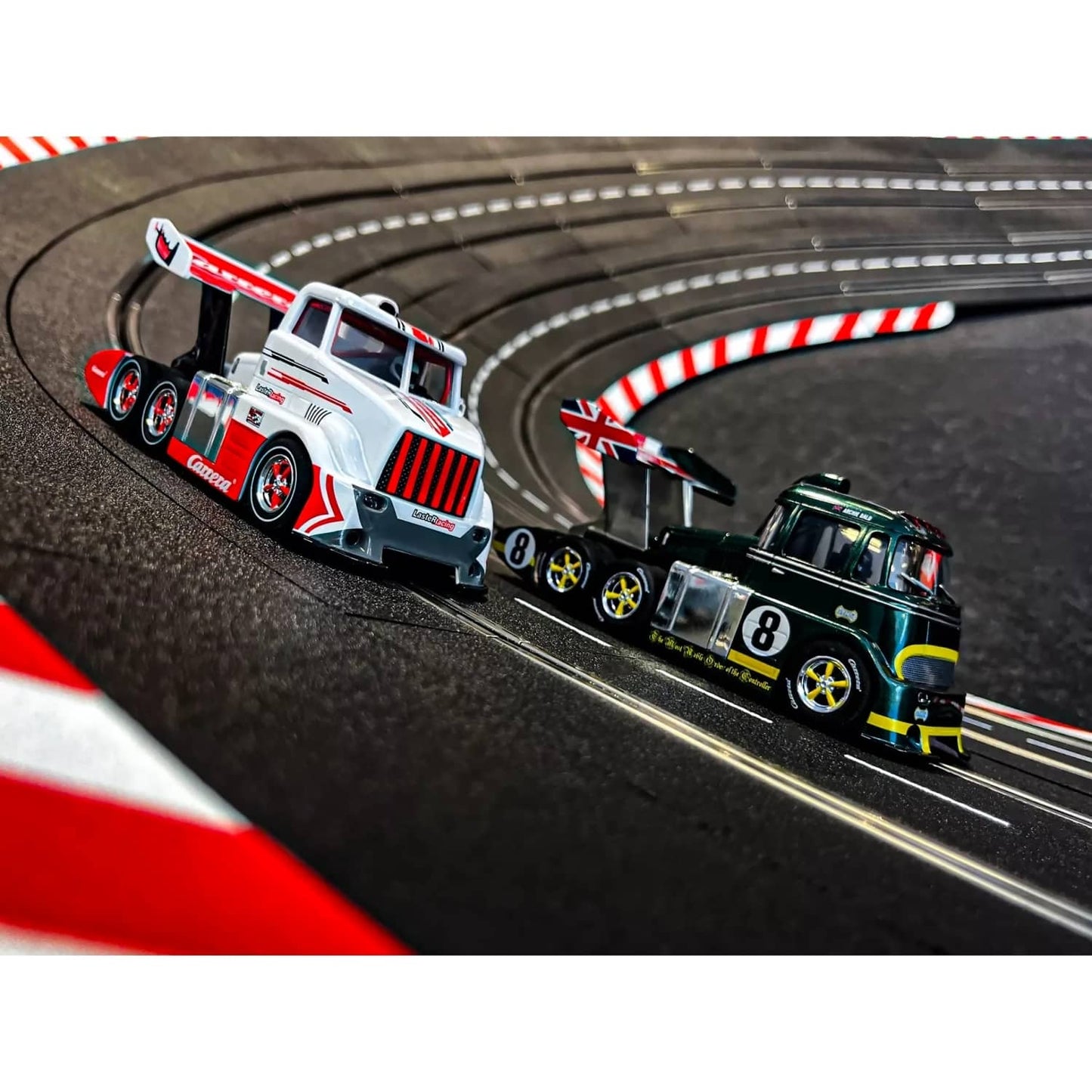 Carrera -  Digital 1:32 - Racetruck Cabover British Racing Green No.8 - Slot Car Also Suits Scalextric