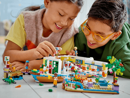 LEGO 41702 Canal Houseboat - Friends
