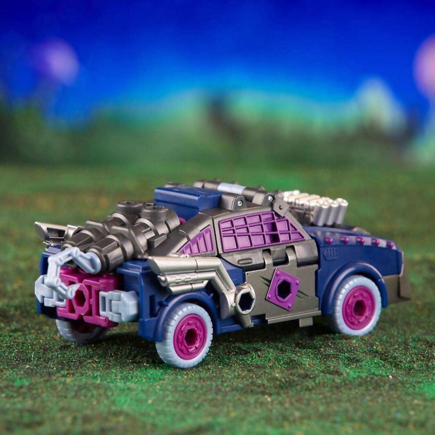 Transformers - Legacy Evolution Deluxe Axlegrease Converting Action Figure 5.5-inch - Hasbro