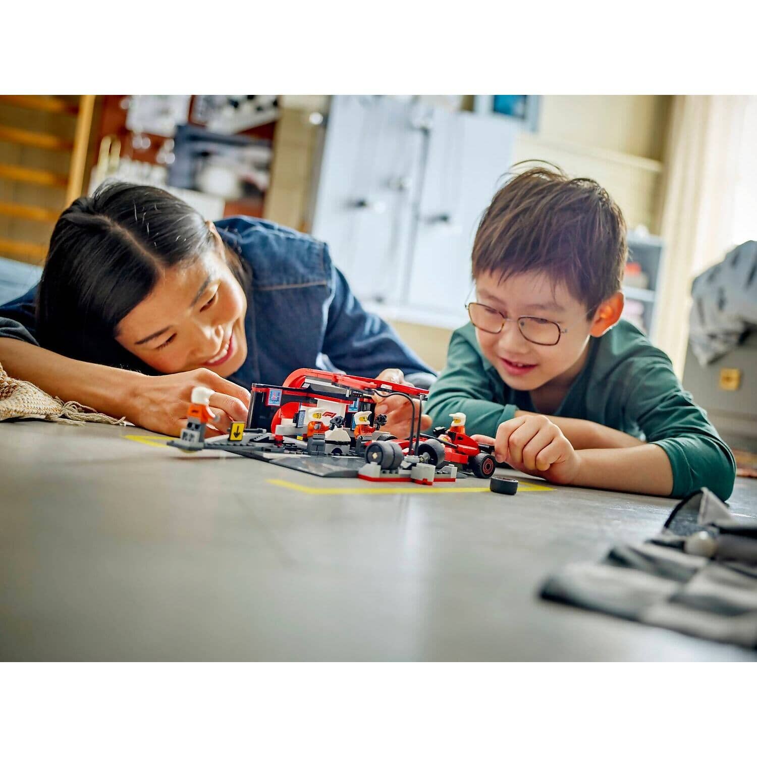 LEGO 60443 F1 Pit Stop & Pit Crew with Ferrari Car - City