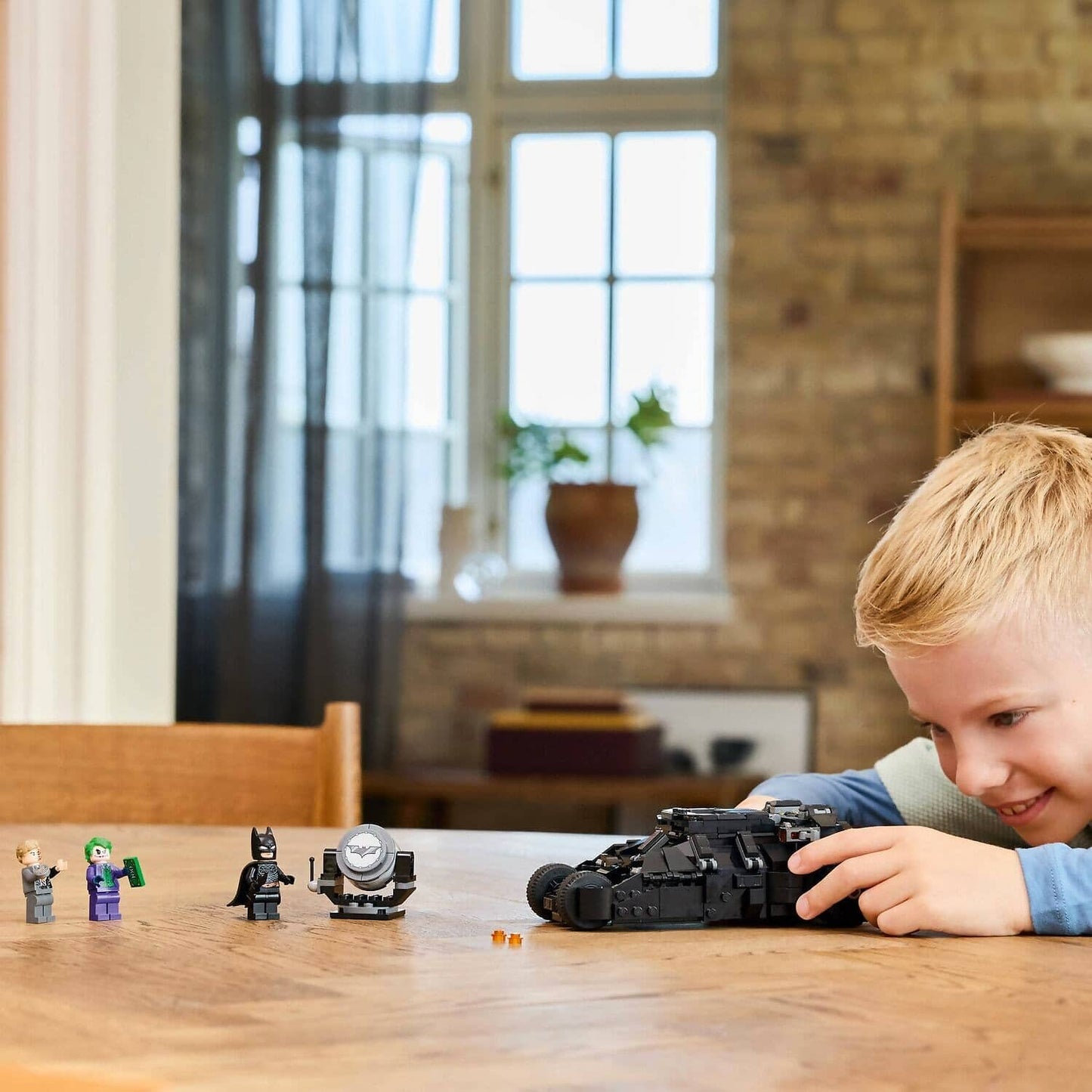 LEGO 76303 Batman™ Tumbler Vs. Two-face™ & The Joker - DC Super Heroes