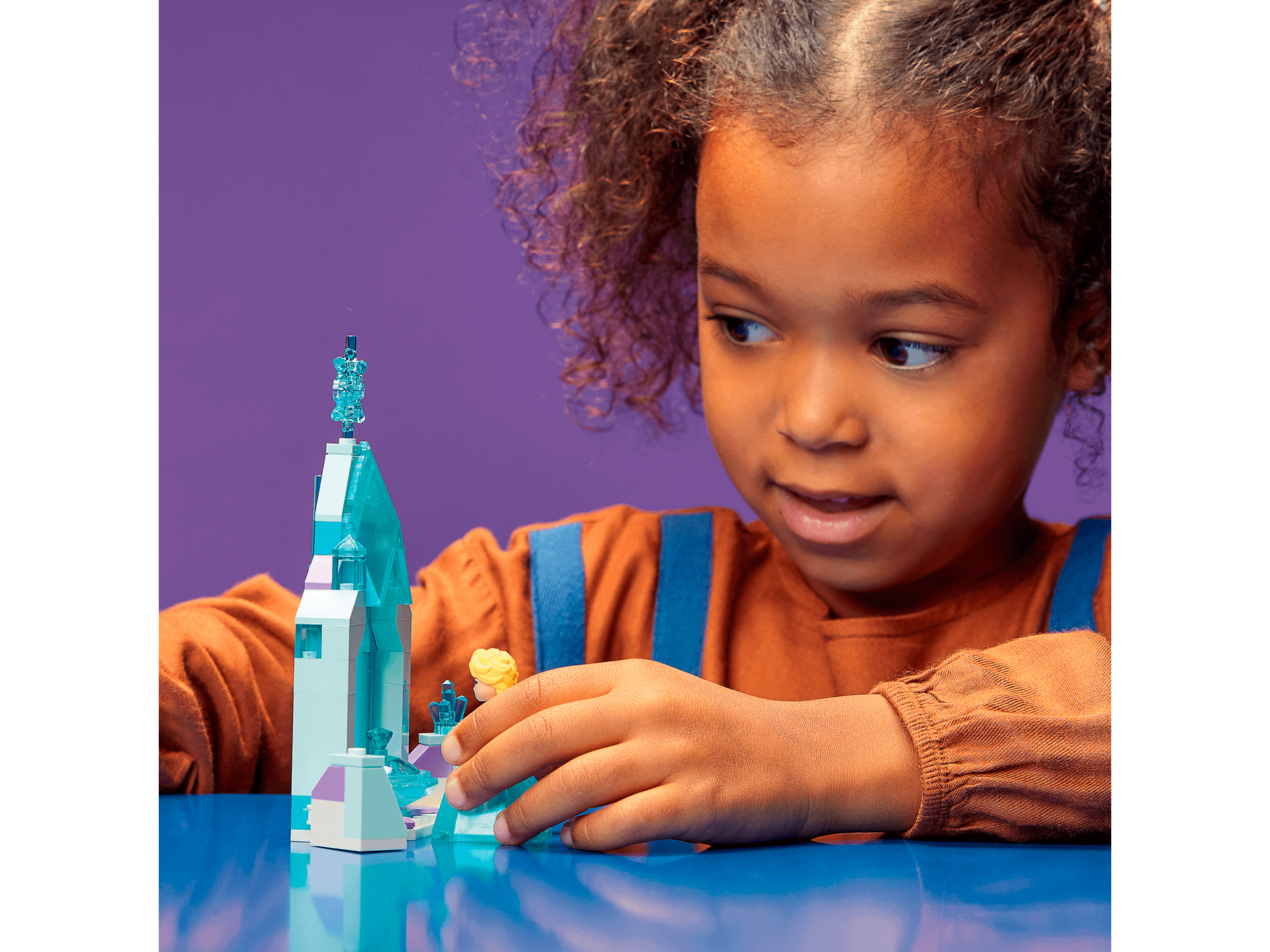 LEGO 43199 Elsa s Castle Courtyard - Disney Princess