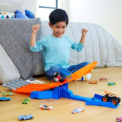 Hot Wheels - Monster Trucks Sharks Vs. Dinos Track Set with 1:64 Scale Mega-Wrex & Tiger Shark - Mattel