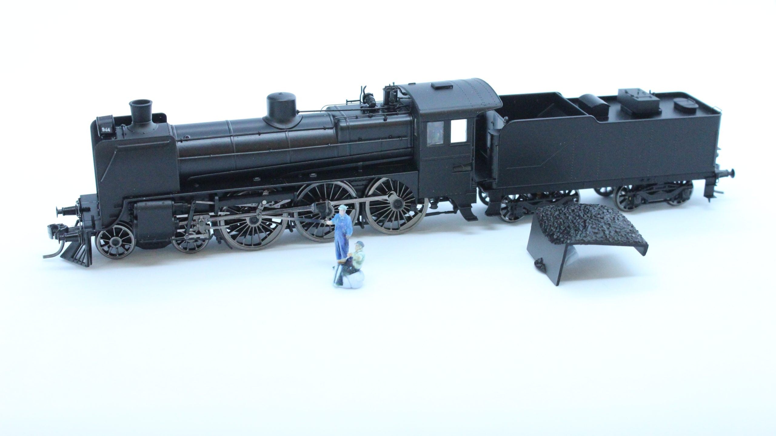 IXION A2 944; 12V DC NON-SOUND HO SCALE VR A2 CLASS 4-6-0