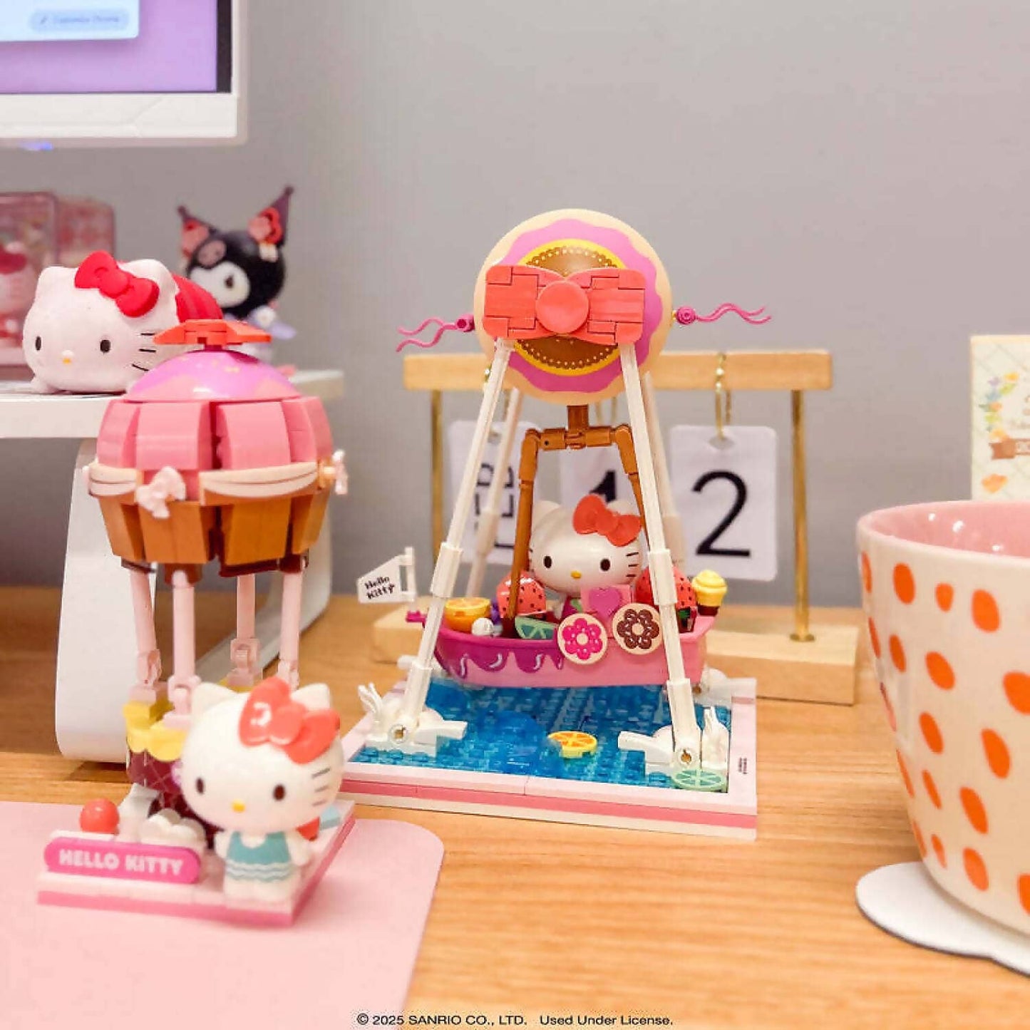 Hello Kitty -  and Friends - YuMe Blocks Summer Wunderland - Hello Kitty Donut Ship 280 Pieces