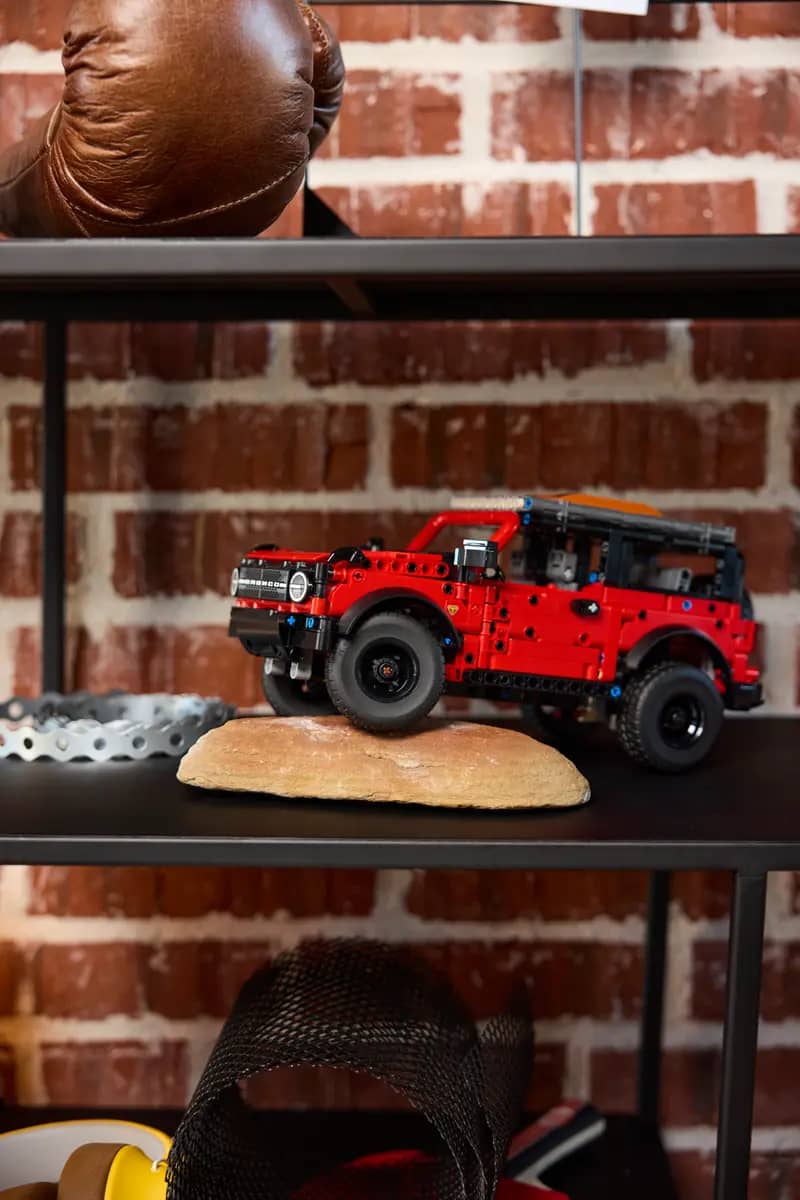 LEGO 42213 Ford Bronco SUV - Technic