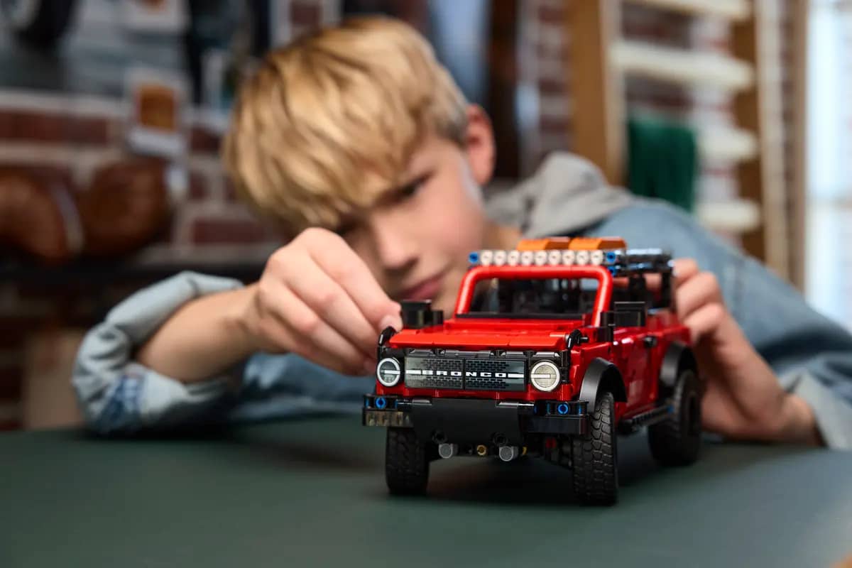 LEGO 42213 Ford Bronco SUV - Technic