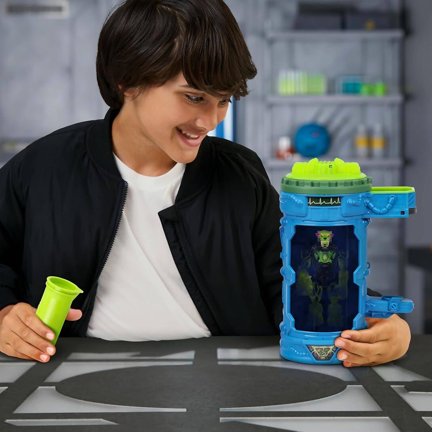 MrBeast Lab - Mutators Atomic Earth Panther Hyper Fusion Series Action Figure