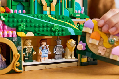 LEGO 75685 Emerald City Wall Art - Wicked