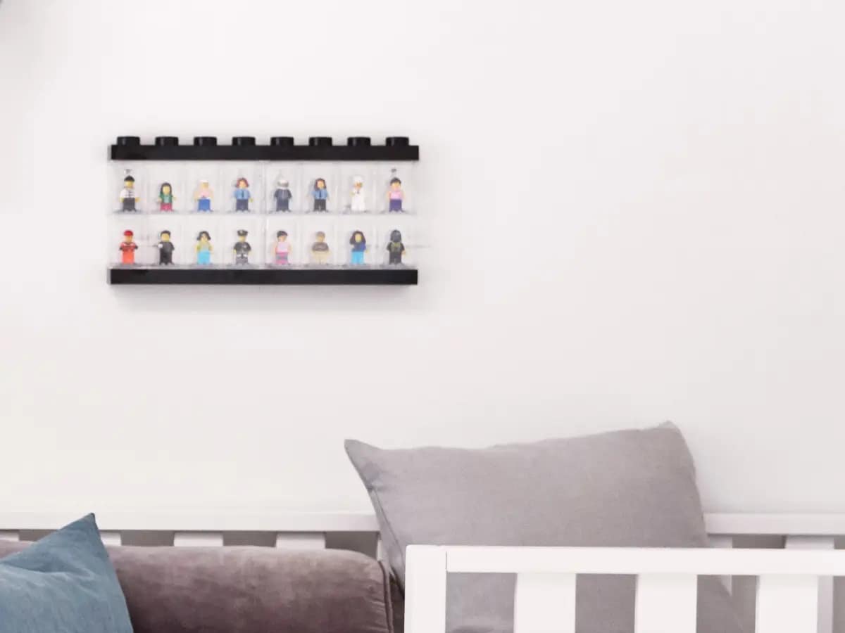 LEGO Minifigure Display Case 16 Black - Room Copenhagen