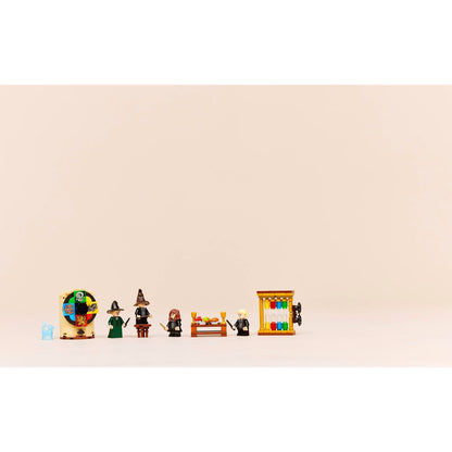 LEGO 76460 Hogwarts™ Castle: Sorting Hat™ Ceremony - Harry Potter