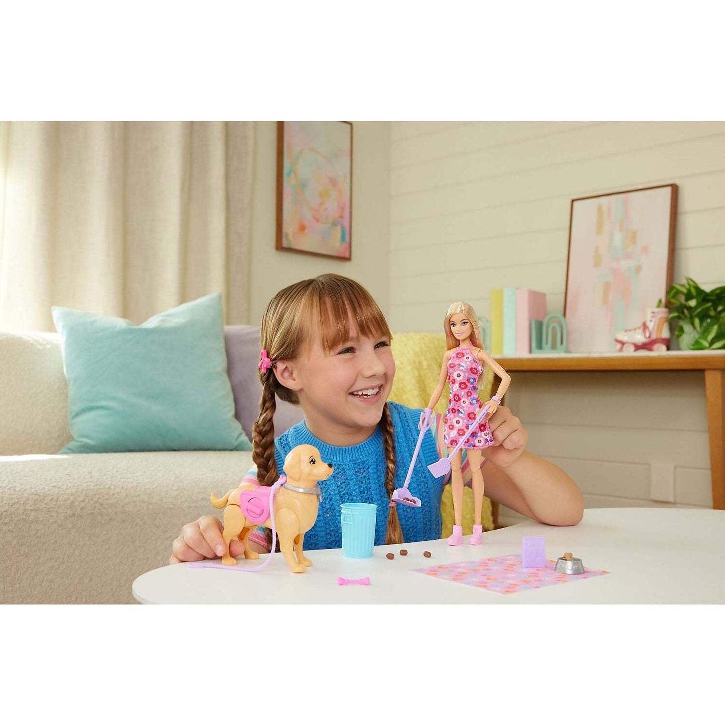 Barbie - Family & Friends Barbie Malibu Walk & Potty Pup Doll - Mattel