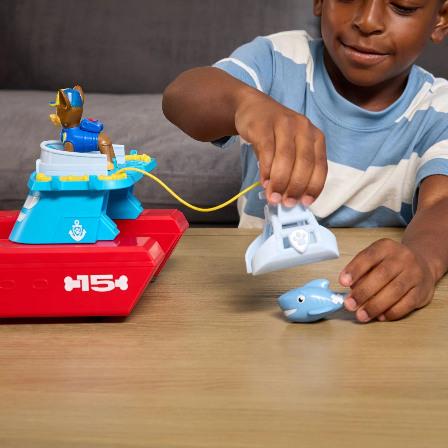 Paw Patrol - Sea Patroller Vehicle with Chase Figure