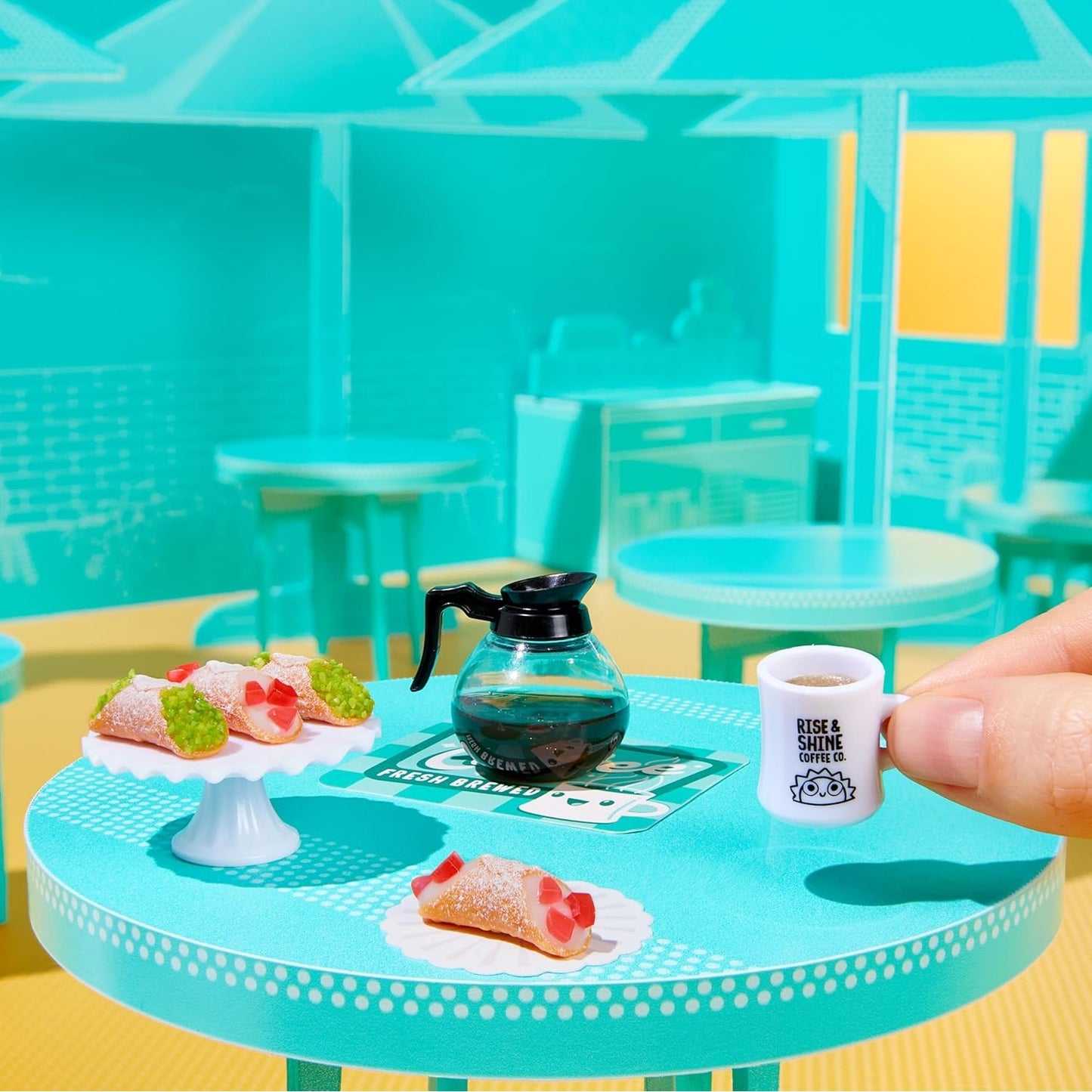 MGA's Miniverse - Make It Mini Cafe Series Series 6 Blind Capsule