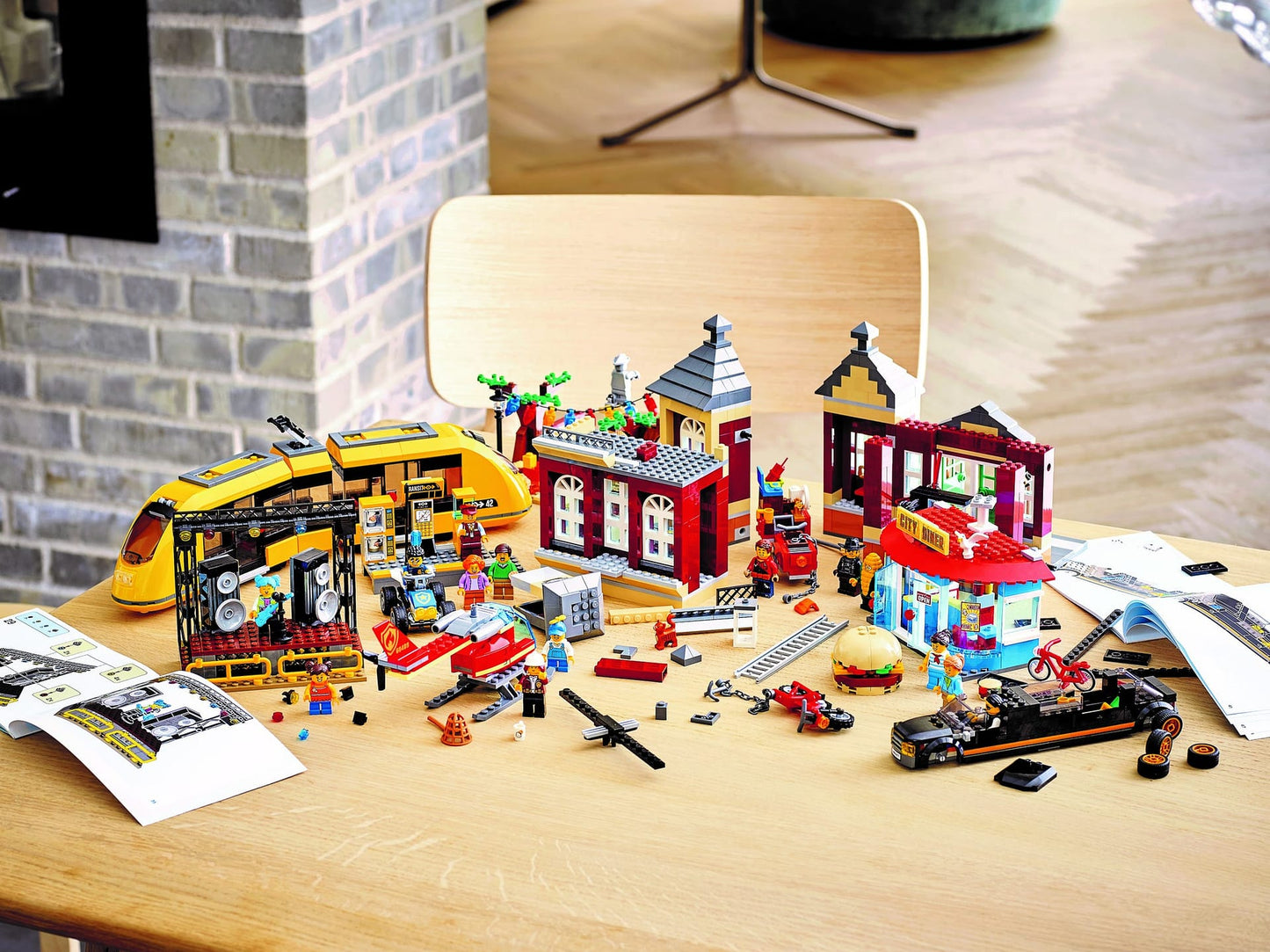 LEGO 60271 Main Square - City