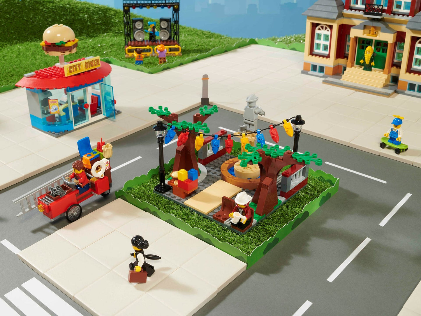 LEGO 60271 Main Square - City